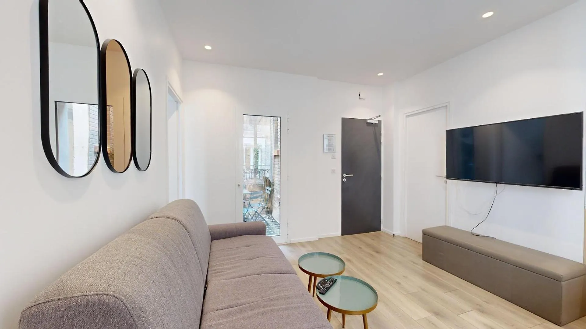 Bluestay 29 - Charmant Appartement A Paris 13 0*,  France